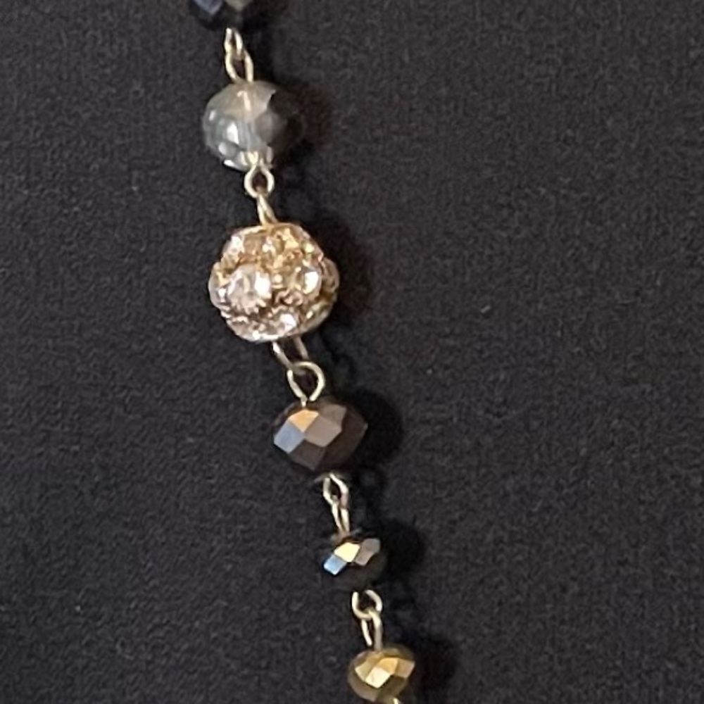Vintage glass bead and faux diamond costume jewelry statement necklace. - Picture 2 of 3